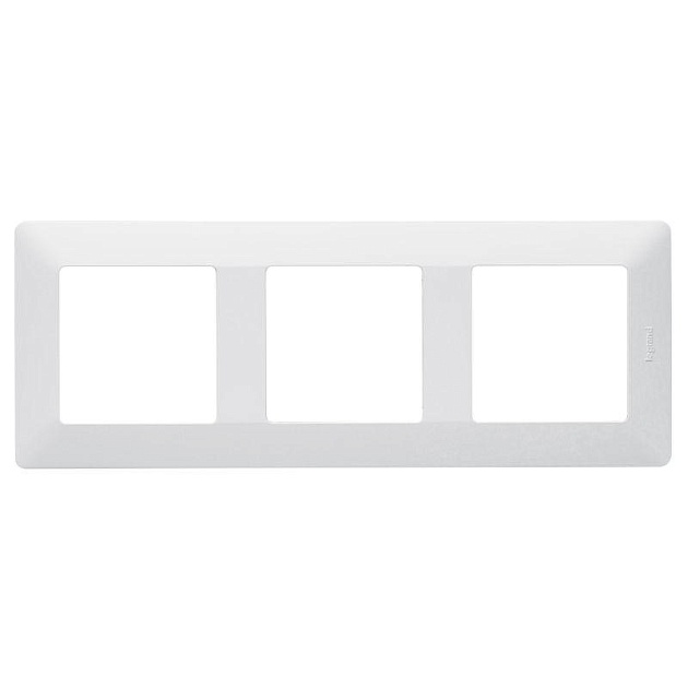 Рамка 3-постовая Legrand Valena Life белая 754003 Фото № 1